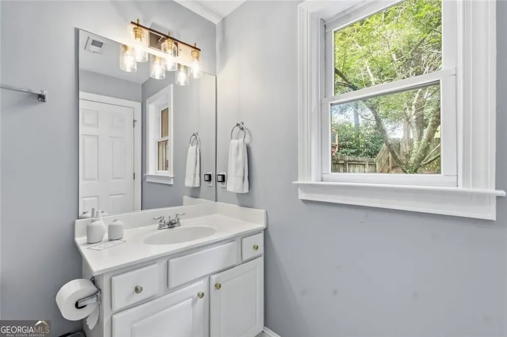 2482 Manor WALK Decatur, GA 30030