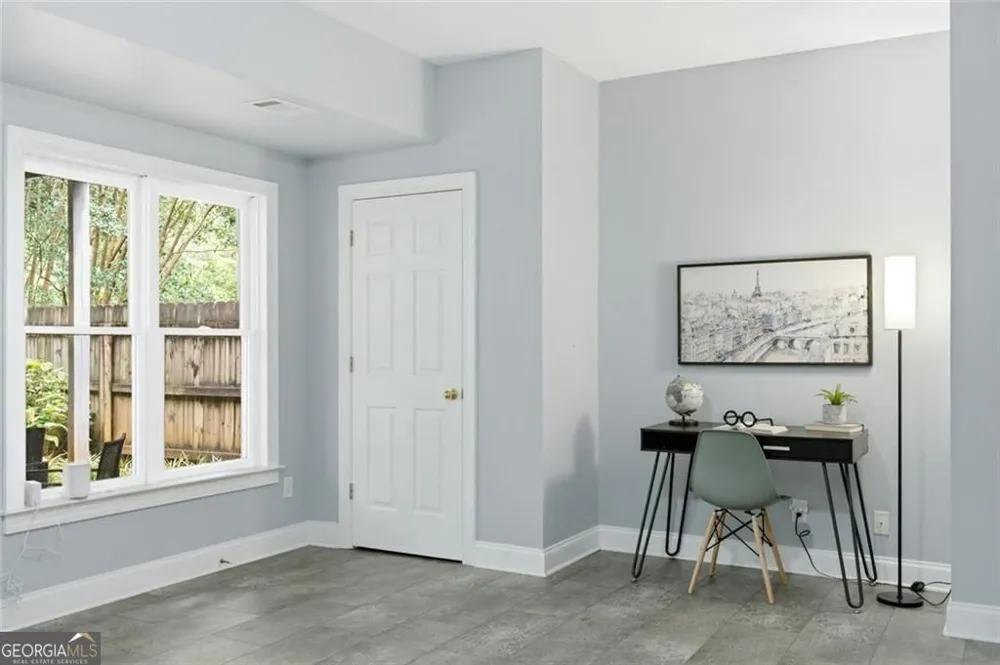 2482 Manor WALK Decatur, GA 30030