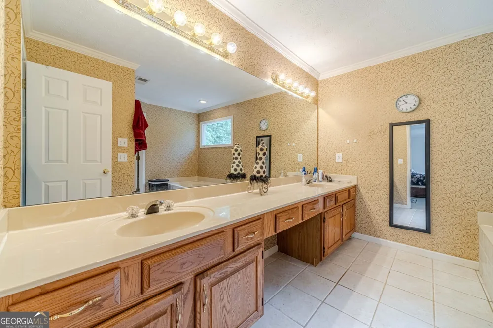 3316 Classic DR Snellville, GA 30078
