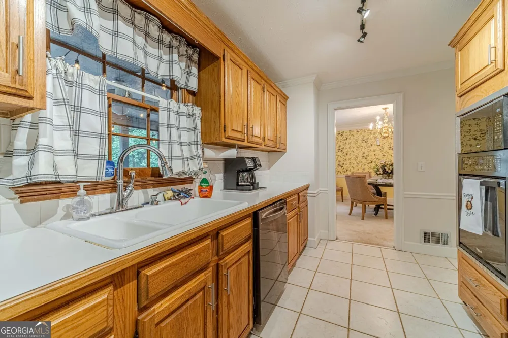 3316 Classic DR Snellville, GA 30078