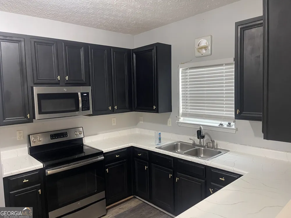 11053 Aliyah DR Hampton, GA 30228