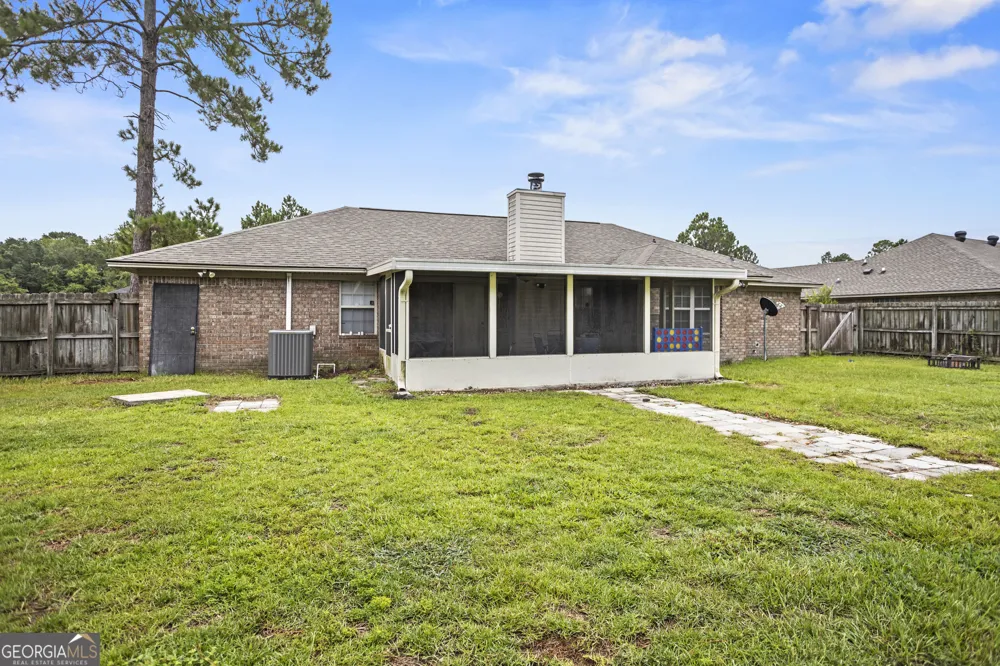 2360 Rowe ST Hinesville, GA 31313