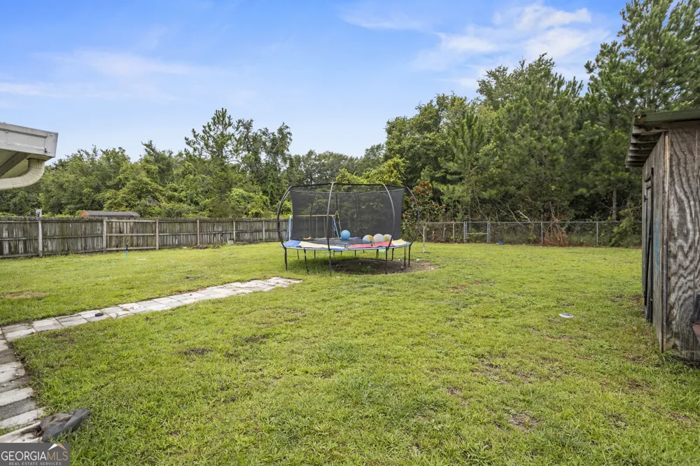 2360 Rowe ST Hinesville, GA 31313