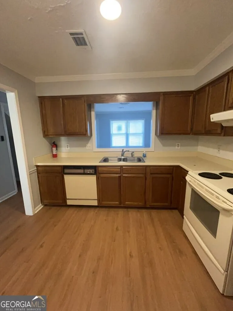 169 Walter WAY Stone Mountain, GA 30083