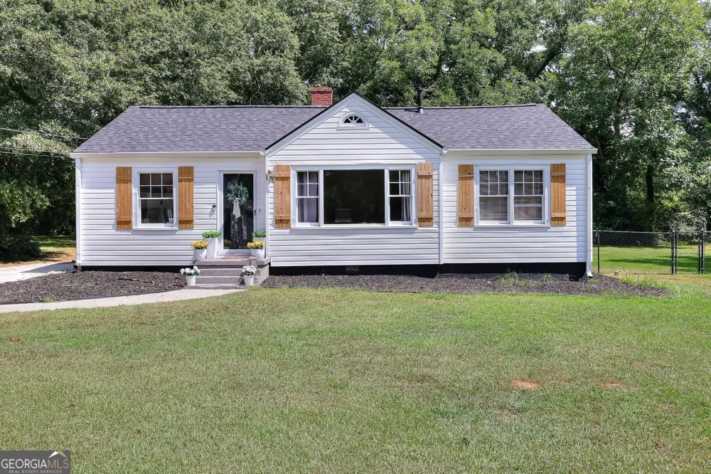 186 S Forest AVE Social Circle, GA 30025