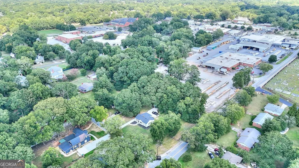 186 S Forest AVE Social Circle, GA 30025