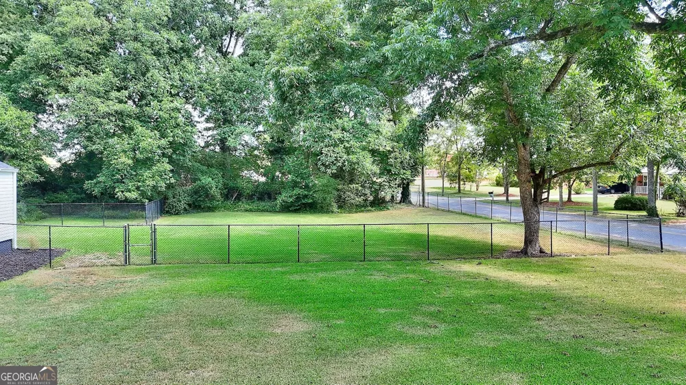186 S Forest AVE Social Circle, GA 30025