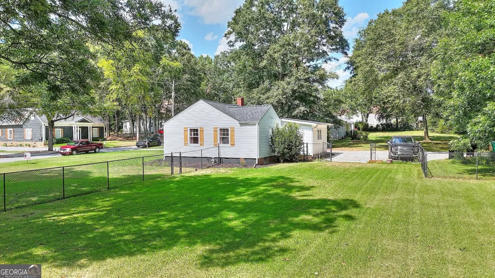 186 S Forest AVE Social Circle, GA 30025