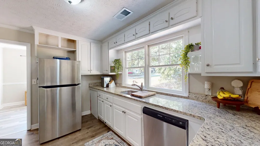 186 S Forest AVE Social Circle, GA 30025