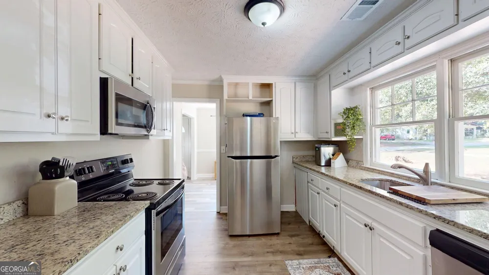 186 S Forest AVE Social Circle, GA 30025