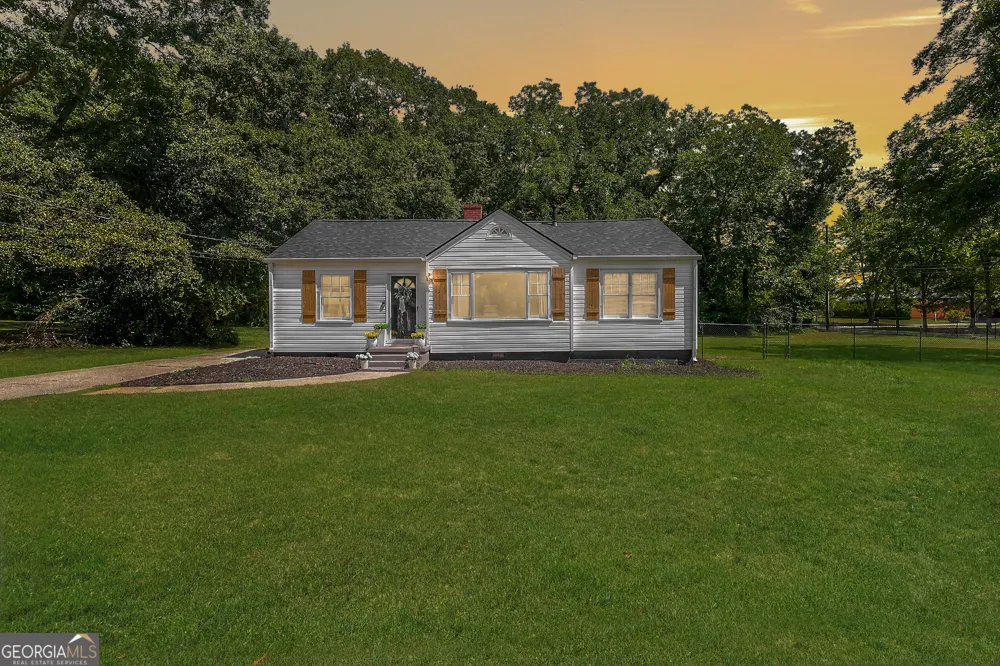 186 S Forest AVE Social Circle, GA 30025