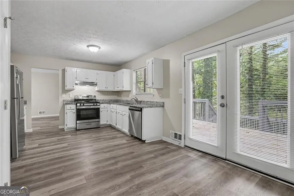 5322 Walker RD Stone Mountain, GA 30088