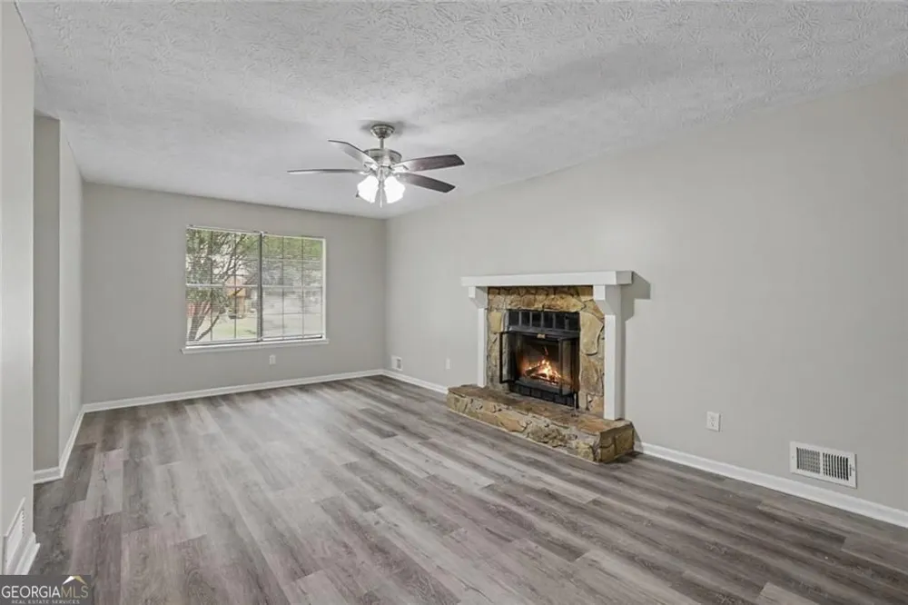 5322 Walker RD Stone Mountain, GA 30088