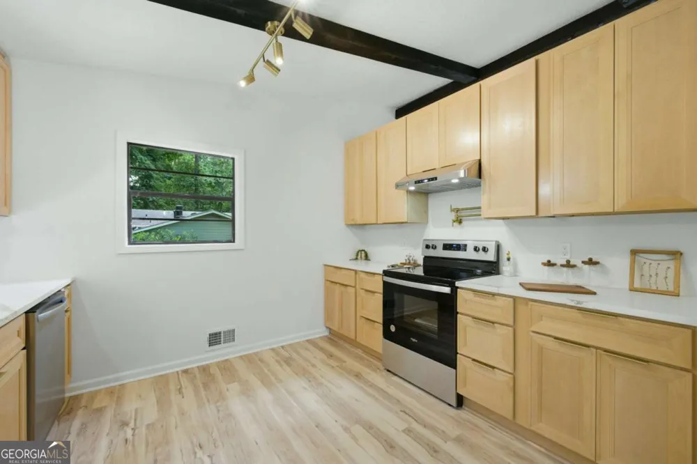 411 Hunters LN Woodstock, GA 30189