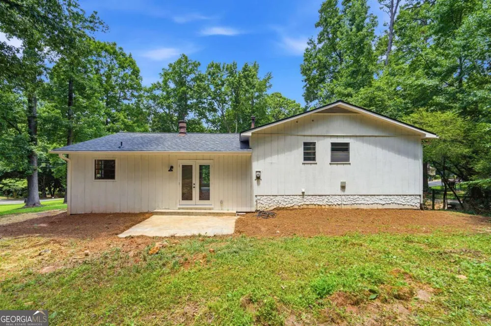 411 Hunters LN Woodstock, GA 30189