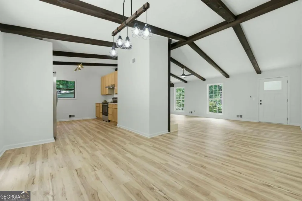 411 Hunters LN Woodstock, GA 30189