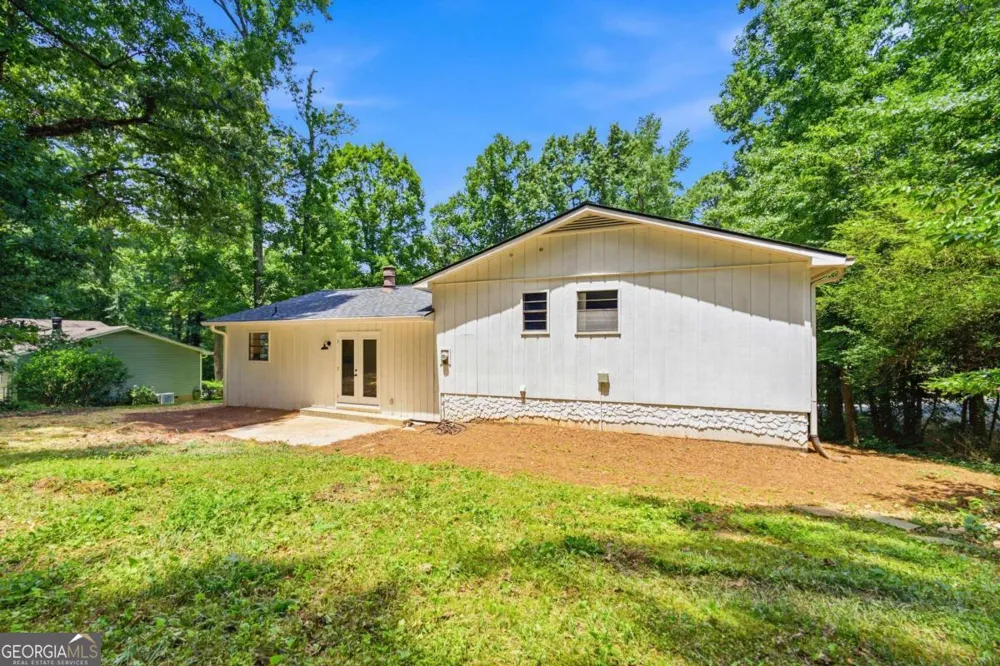 411 Hunters LN Woodstock, GA 30189