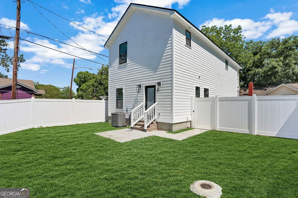 1005 E 35th ST Savannah, GA 31401