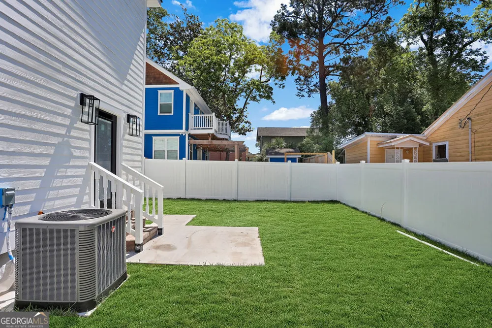 1005 E 35th ST Savannah, GA 31401