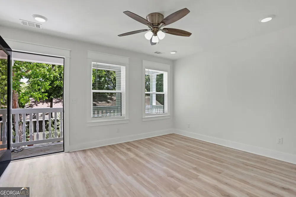 1005 E 35th ST Savannah, GA 31401