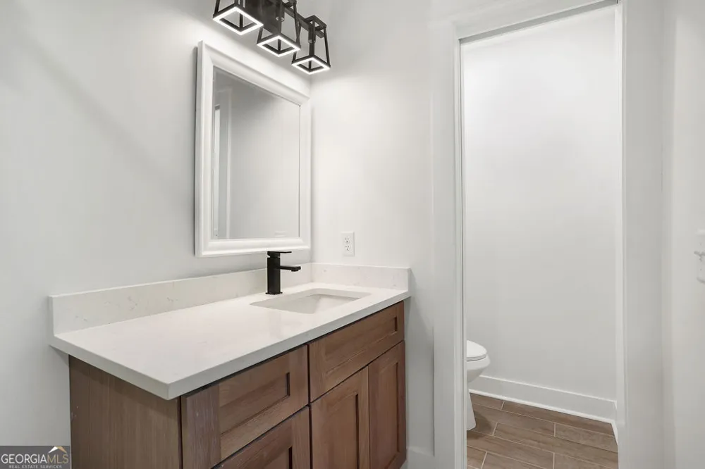 1005 E 35th ST Savannah, GA 31401