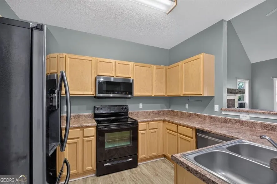 132 Sunrise Strip Carrollton, GA 30117