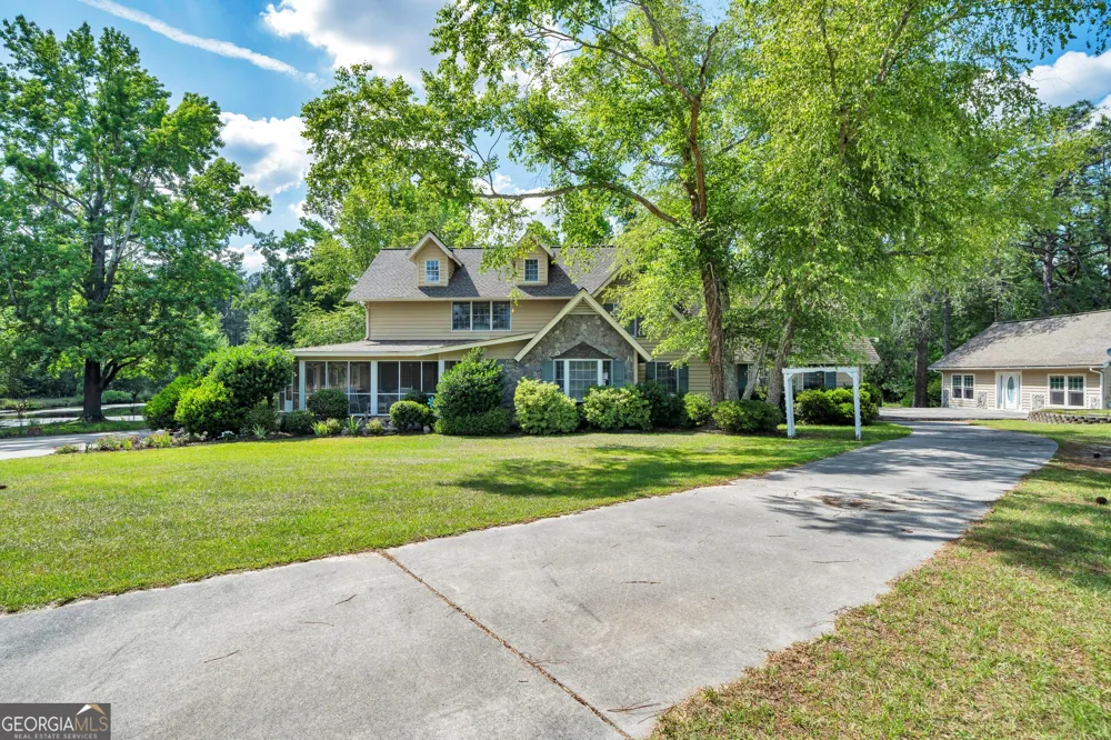 87 Georgia AVE Adrian, GA 31002