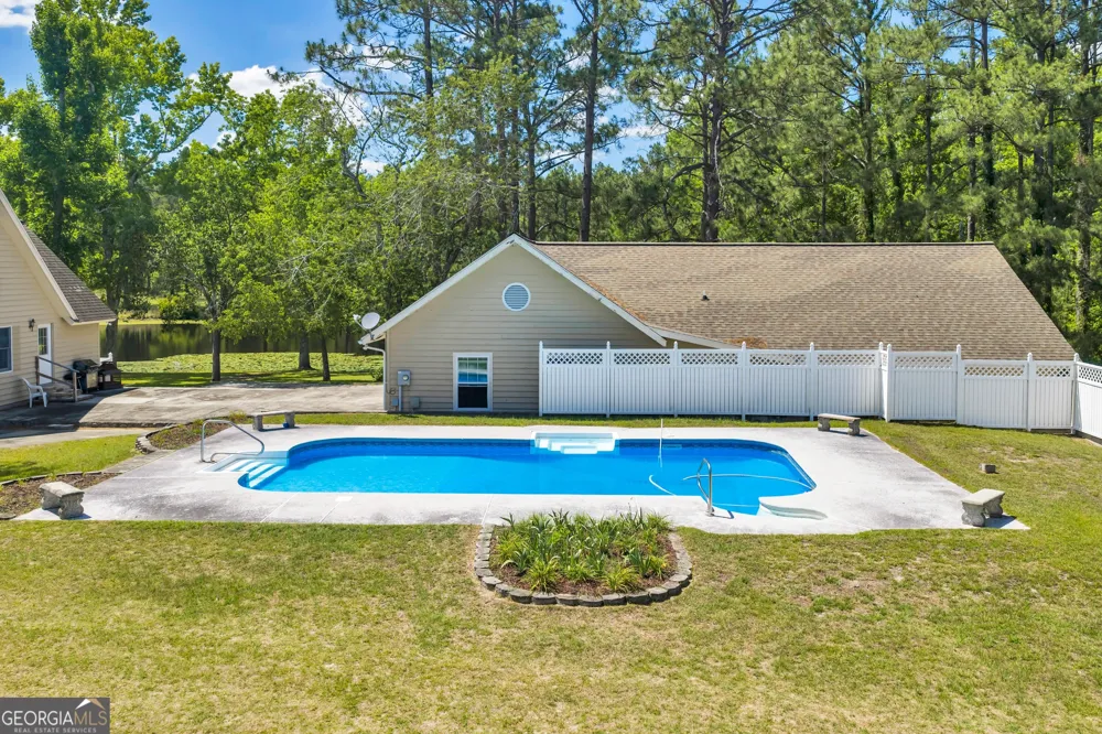 87 Georgia AVE Adrian, GA 31002