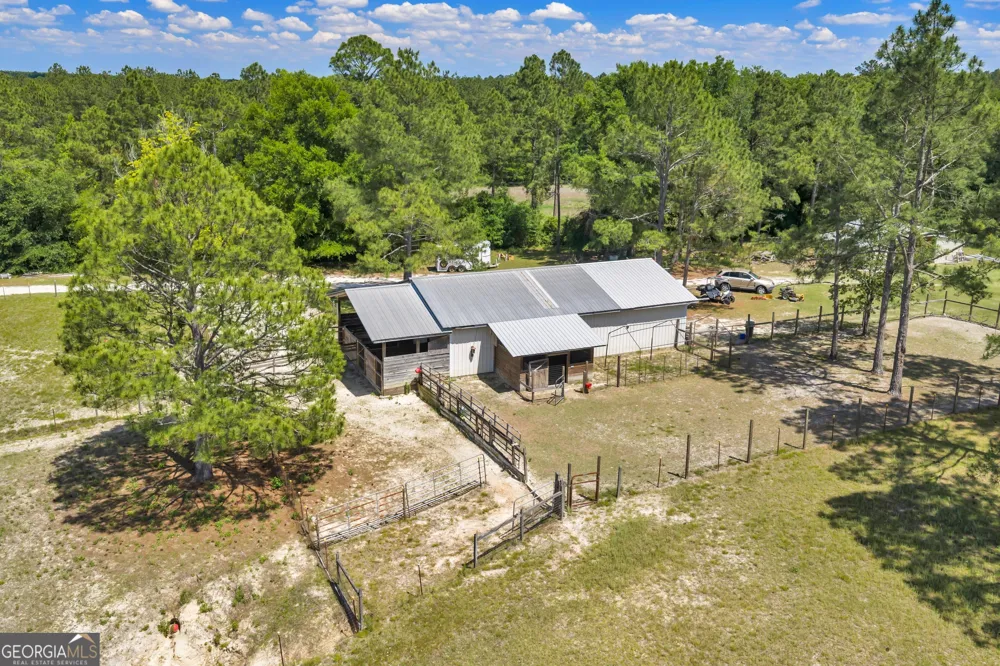 87 Georgia AVE Adrian, GA 31002