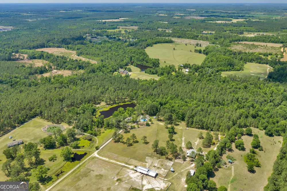 87 Georgia AVE Adrian, GA 31002