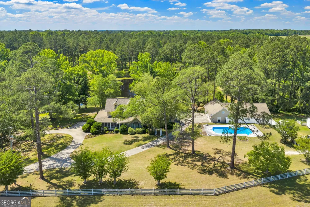 87 Georgia AVE Adrian, GA 31002