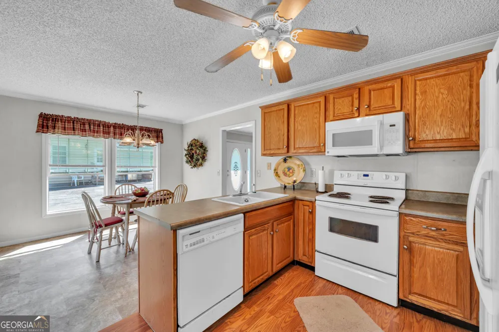 87 Georgia AVE Adrian, GA 31002