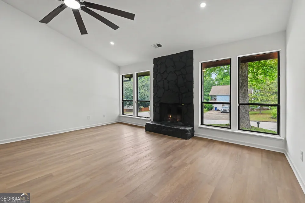 1030 Chapman LN Stone Mountain, GA 30088