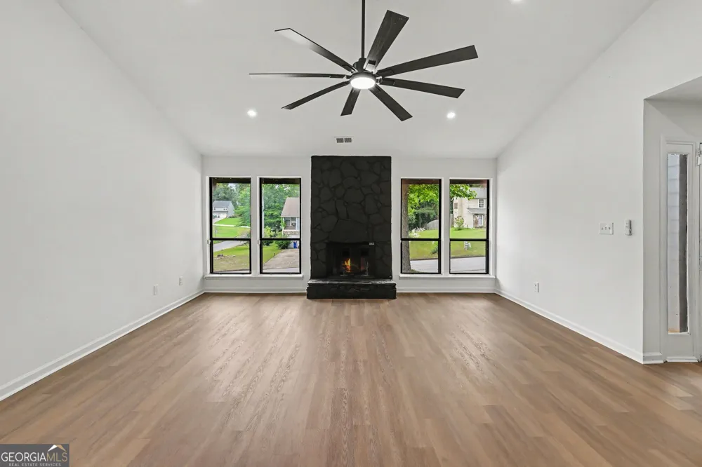 1030 Chapman LN Stone Mountain, GA 30088