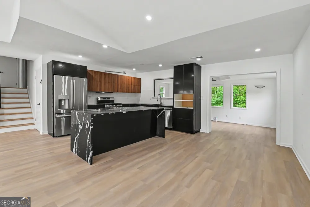 1030 Chapman LN Stone Mountain, GA 30088