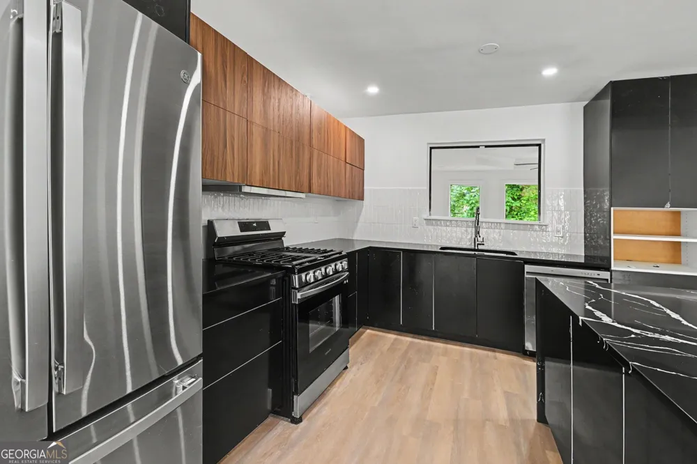 1030 Chapman LN Stone Mountain, GA 30088