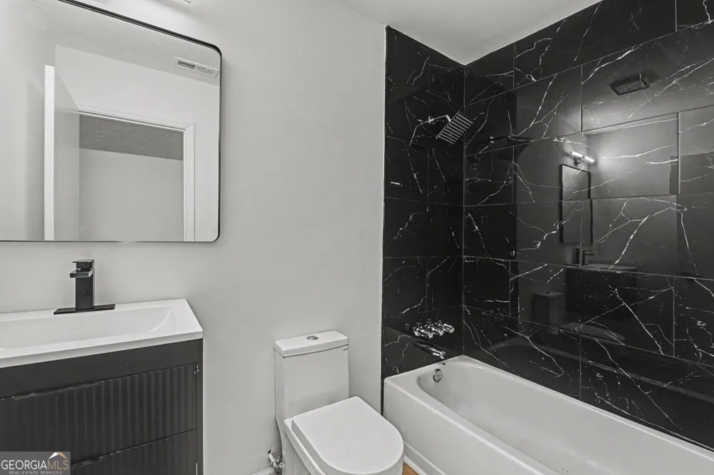 1030 Chapman LN Stone Mountain, GA 30088