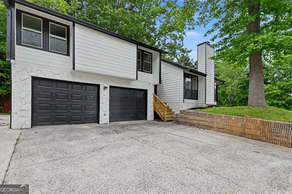 1030 Chapman LN Stone Mountain, GA 30088
