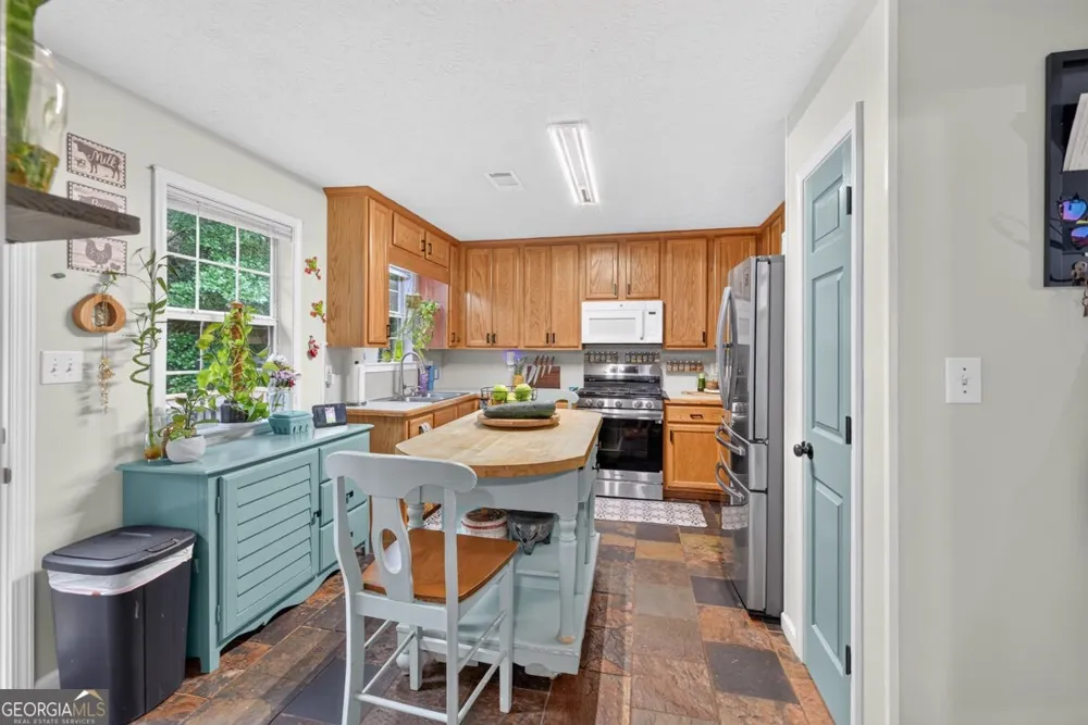 130 Creek DR Locust Grove, GA 30248