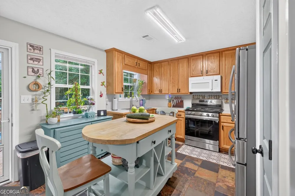 130 Creek DR Locust Grove, GA 30248