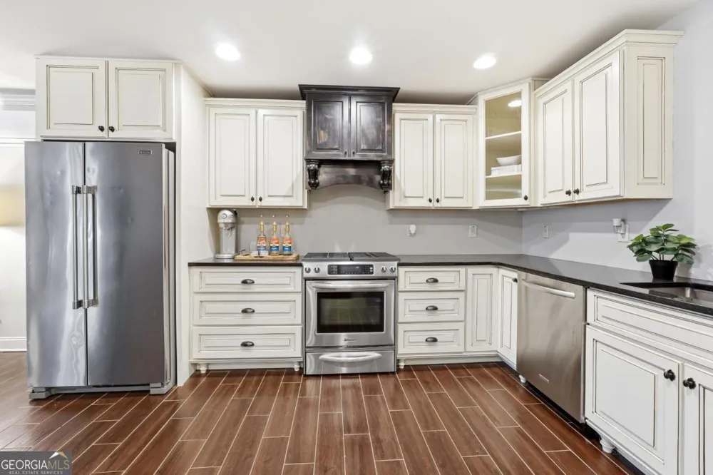 18 Starlight DR NW Cartersville, GA 30121