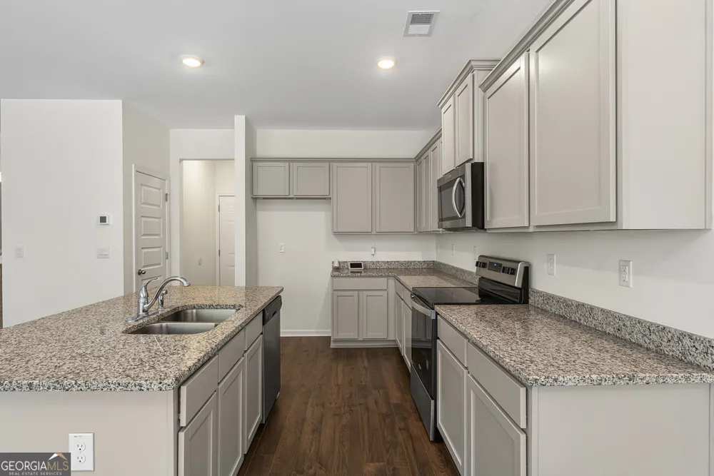 174 Hampton CIR McDonough, GA 30253