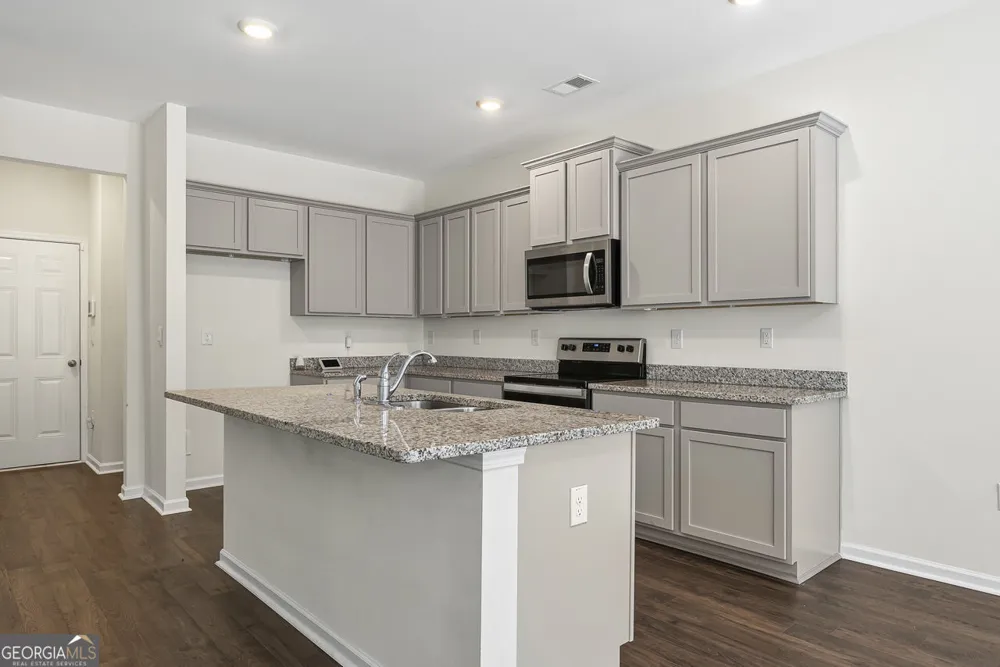 174 Hampton CIR McDonough, GA 30253