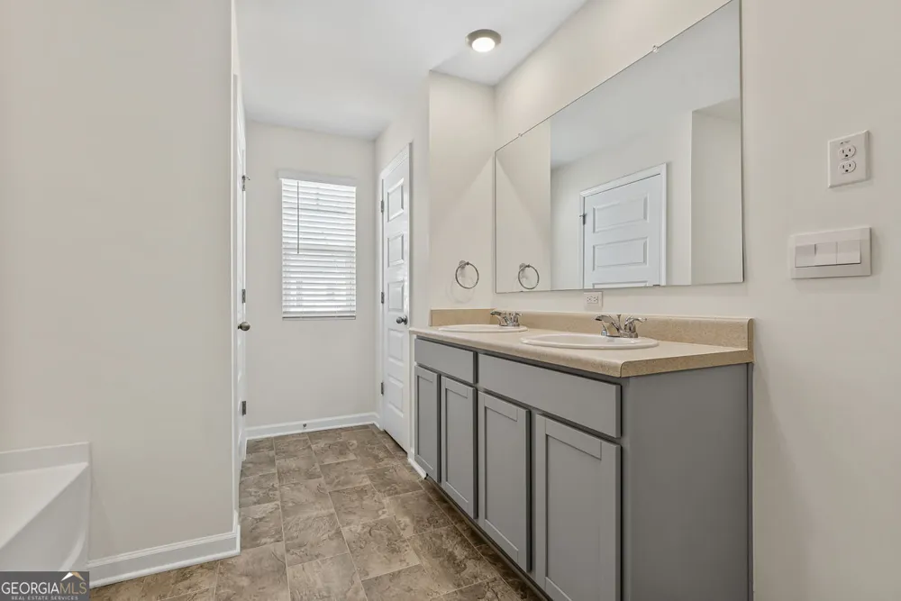 174 Hampton CIR McDonough, GA 30253