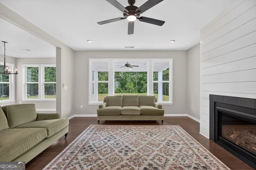 180 Pickens Bluff LN Hiram, GA 30141