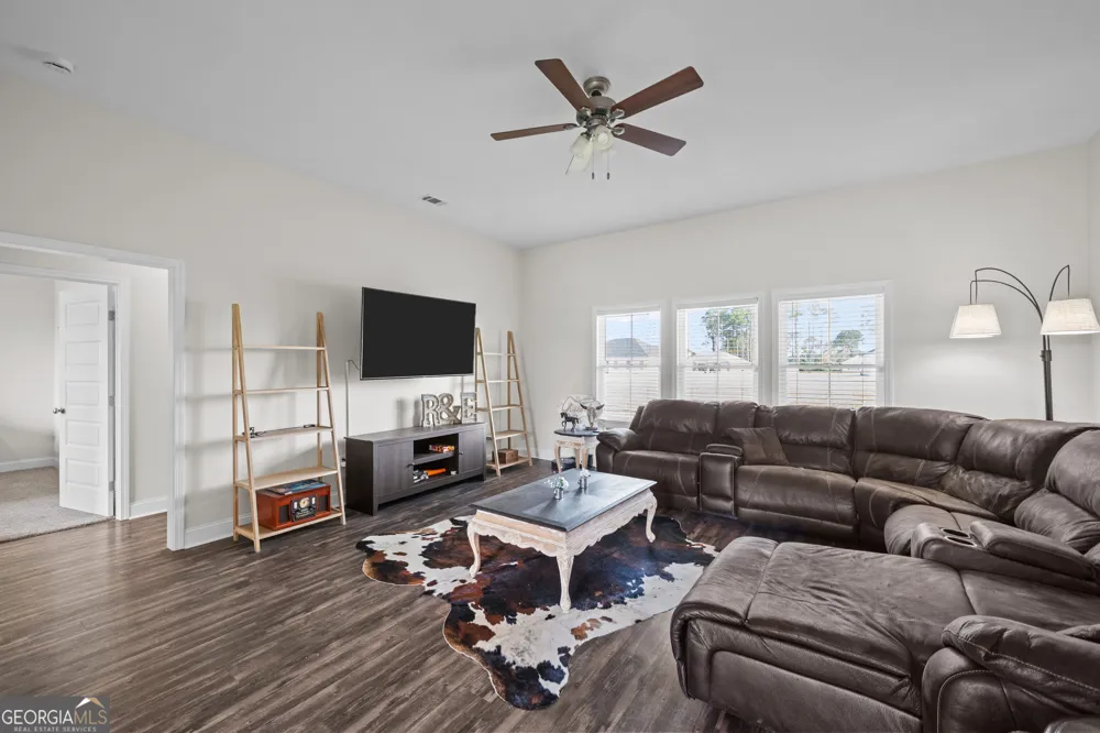528 Doyle LN Statesboro, GA 30458