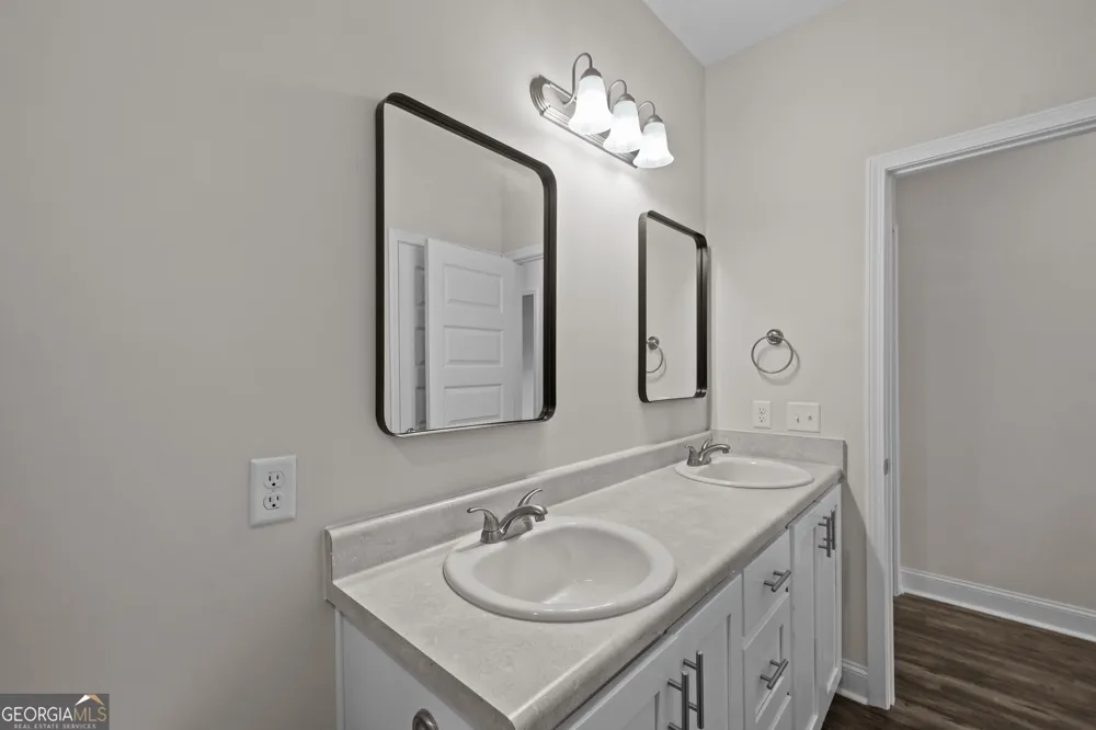 528 Doyle LN Statesboro, GA 30458