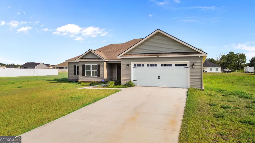 528 Doyle LN Statesboro, GA 30458
