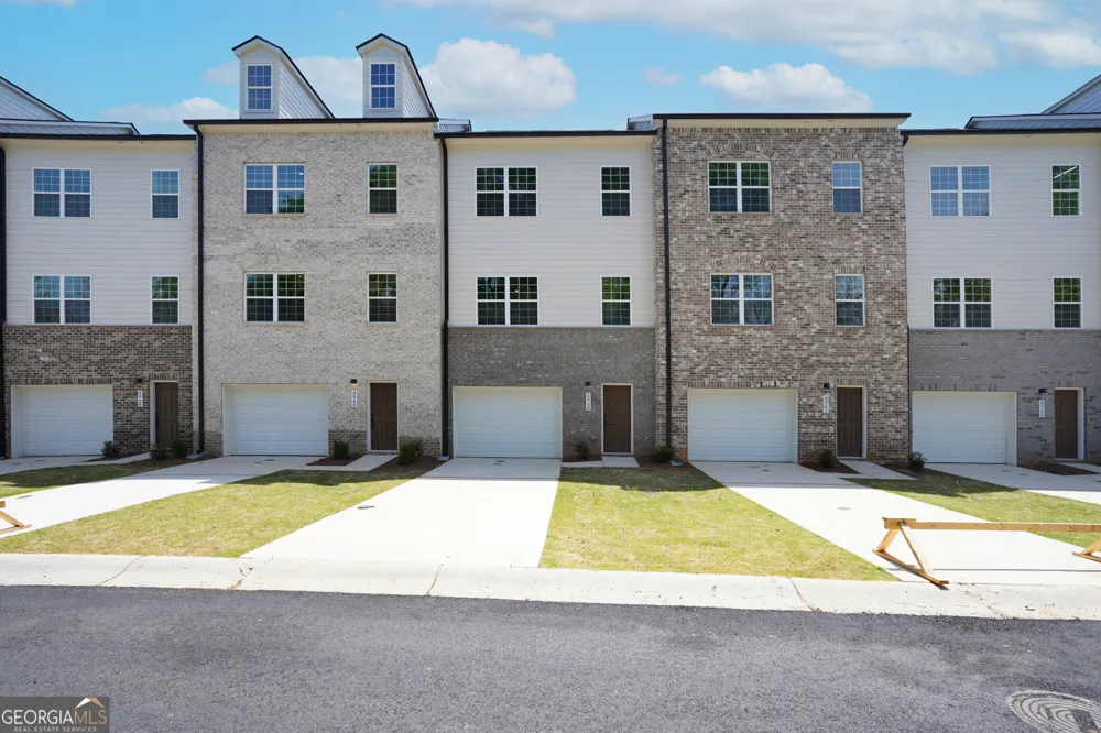 4964 Villager LN Stone Mountain, GA 30083