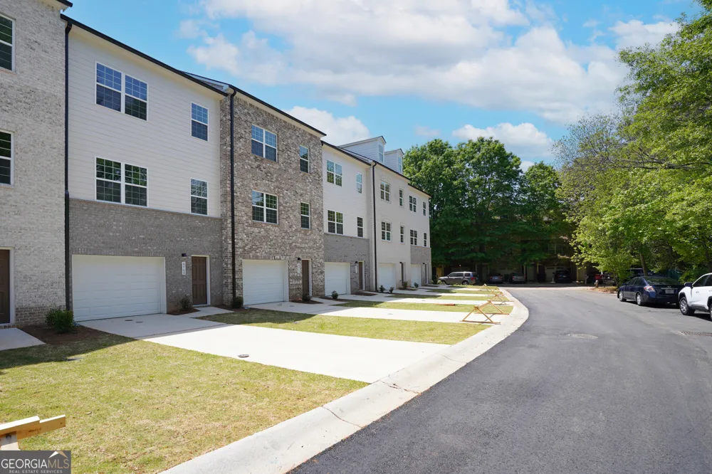 4964 Villager LN Stone Mountain, GA 30083